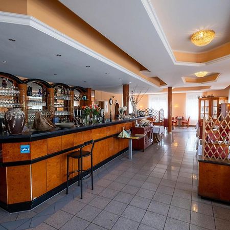 Hotel Kraichtaler Hof Esterno foto