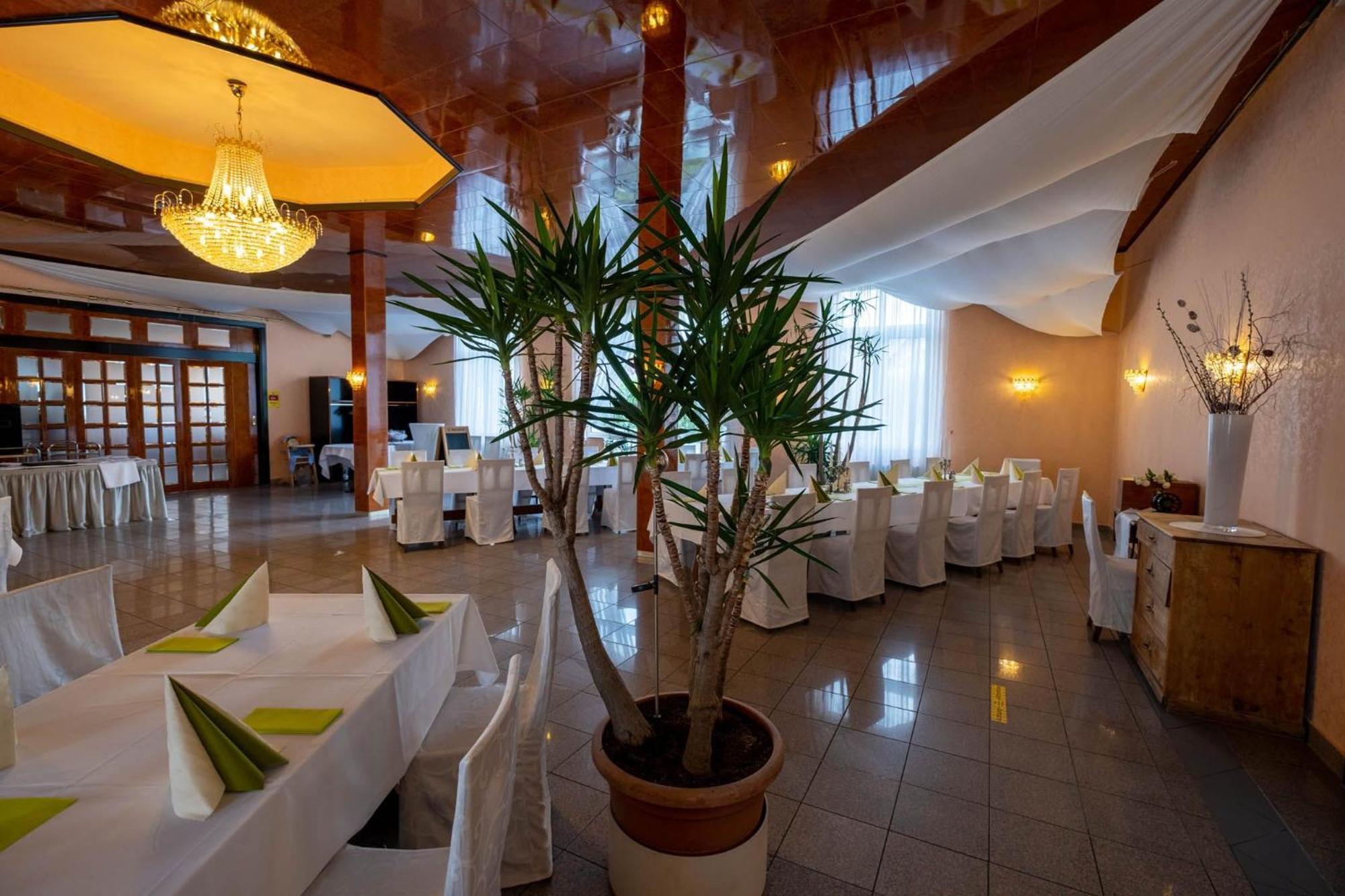 Hotel Kraichtaler Hof Esterno foto