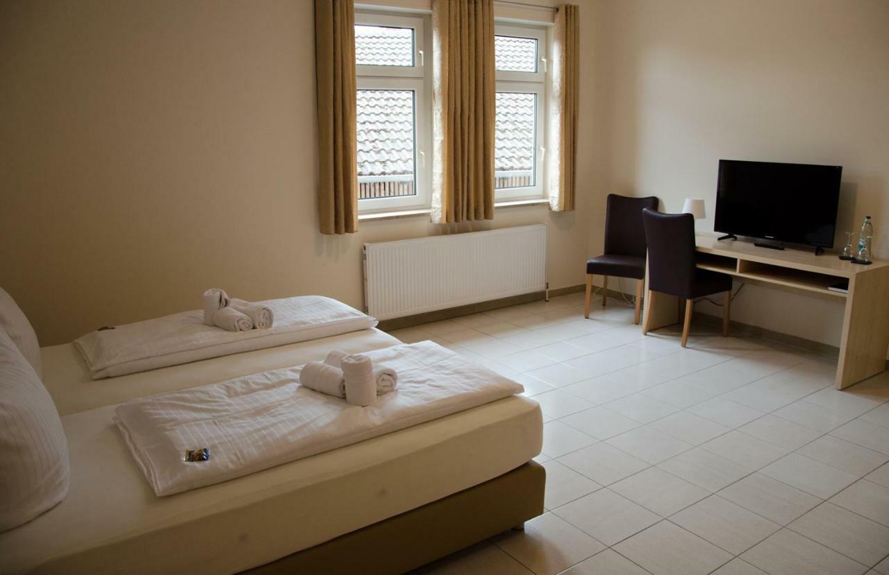 Hotel Kraichtaler Hof Esterno foto