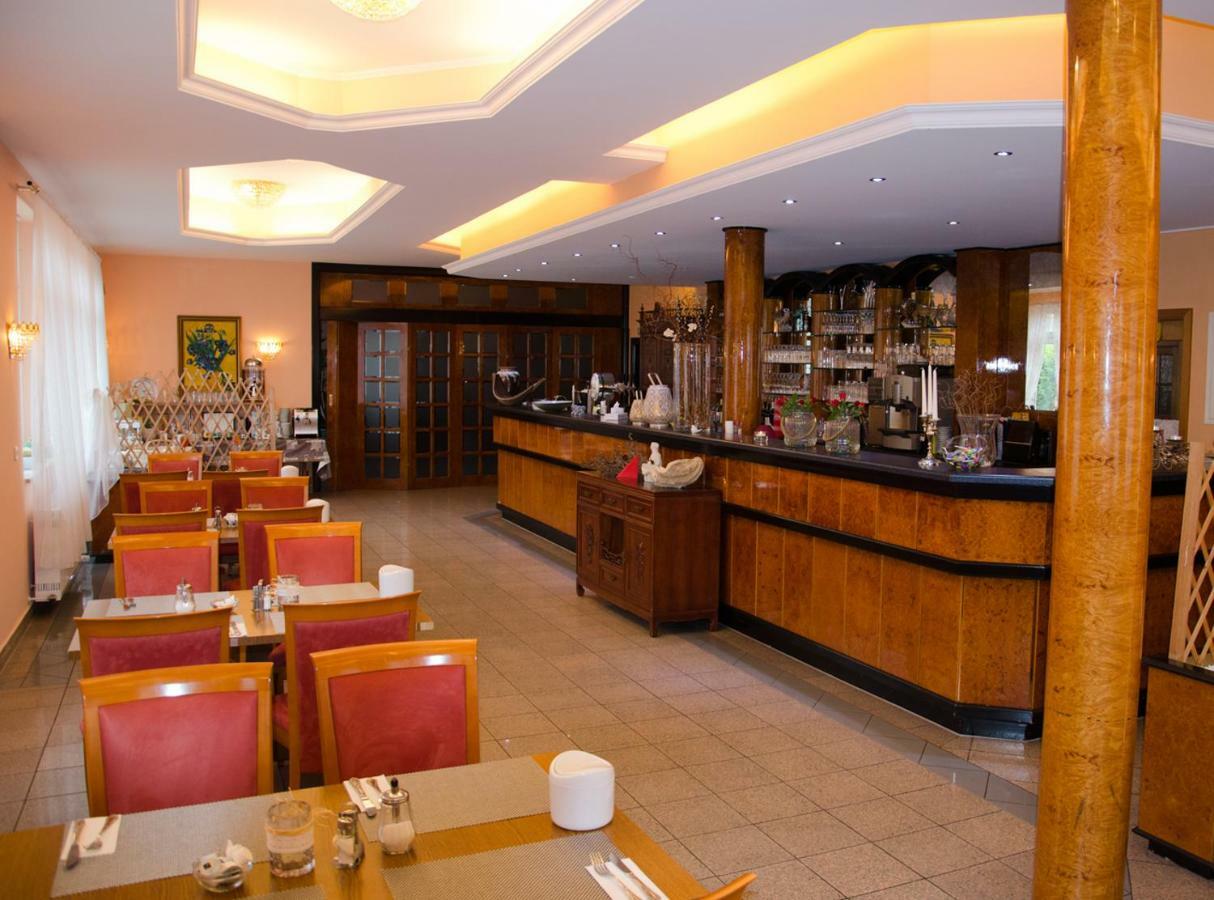 Hotel Kraichtaler Hof Esterno foto